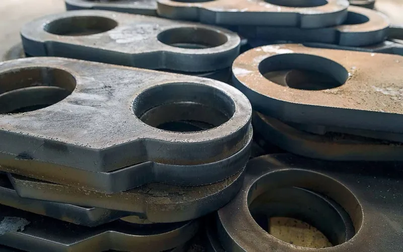 Piezas de chapa gruesa cortadas con oxicorte CNC, con los agujeros y el contorno terminados